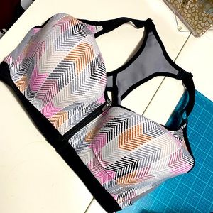 Victoria secrets sport bra.